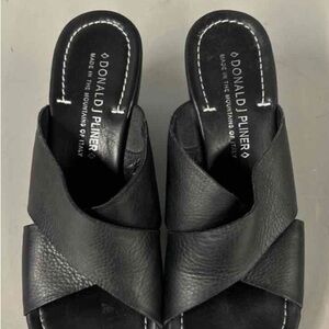 Donald J Pliner Black Leather Wedges 9.5